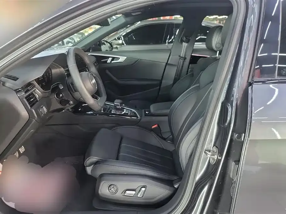 Audi A4L 2024 из CN, фото 9