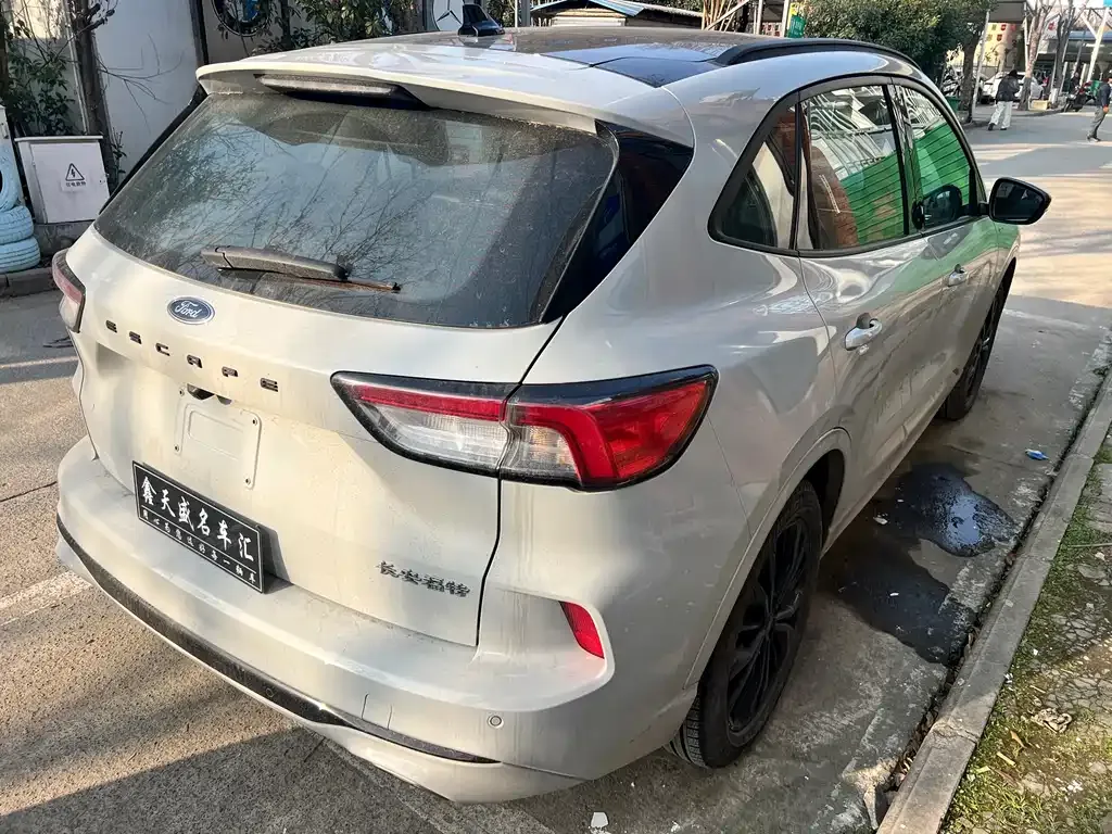 Ford Escape 2023 из CN, фото 4