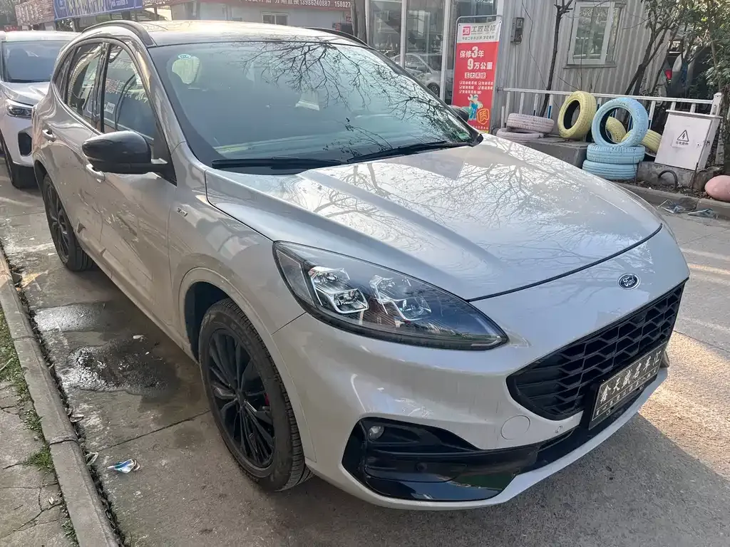 Ford Escape 2023 из CN, фото 5
