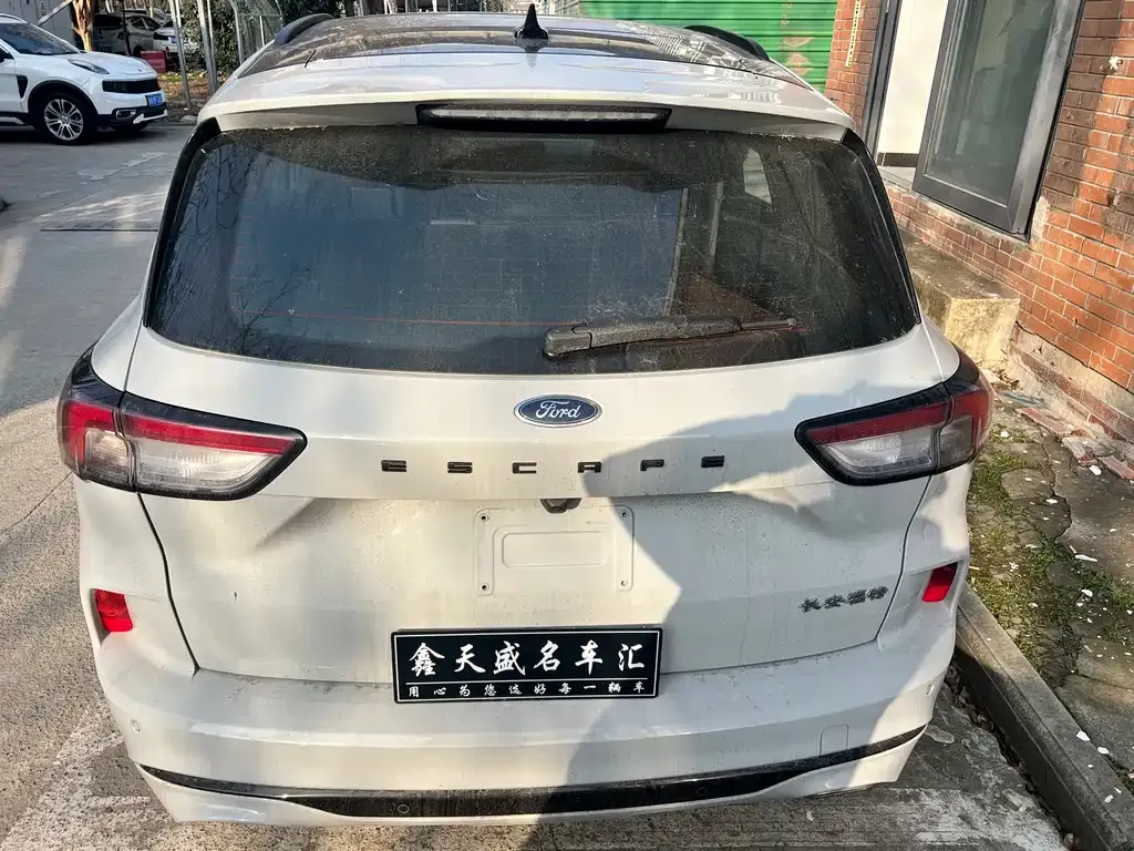 Ford Escape 2023 из CN, фото 9