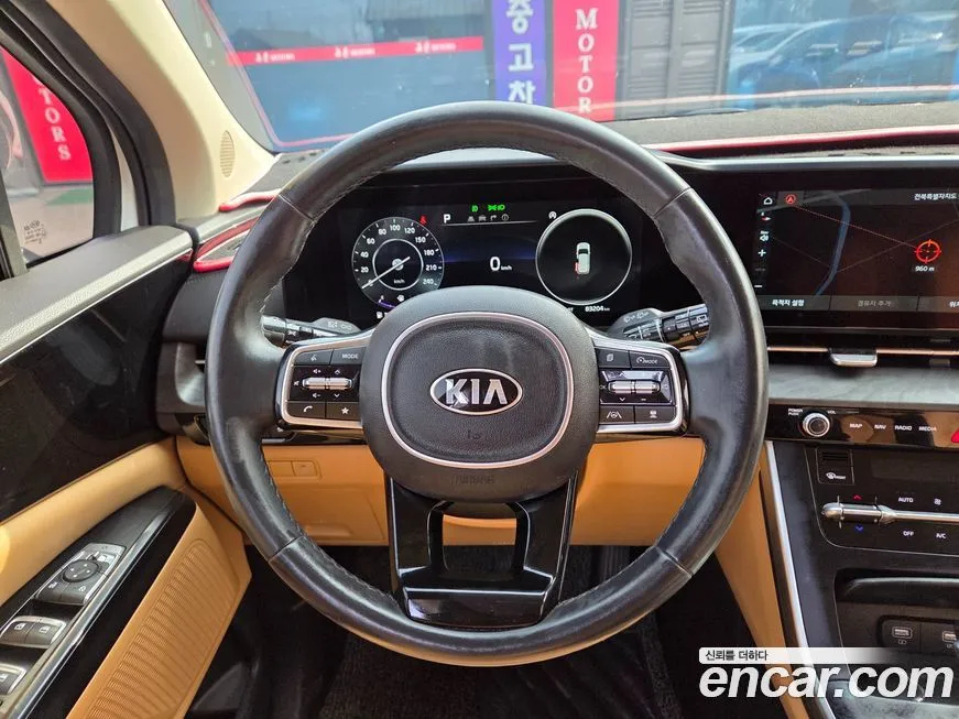 Kia Carnival — фото 10