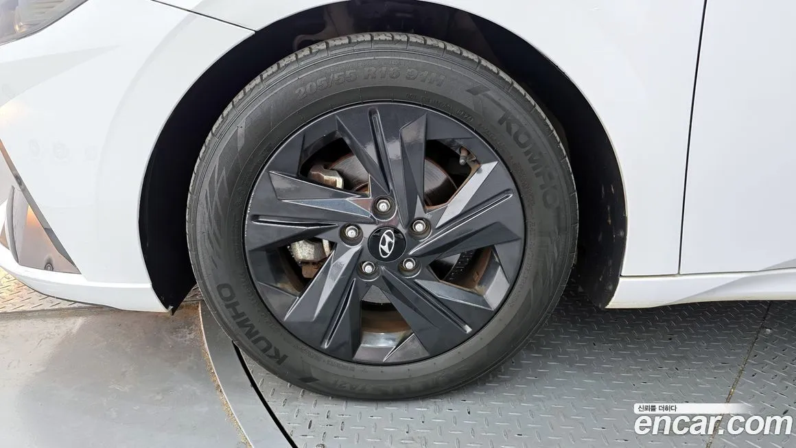 Hyundai AVANTE — фото 4