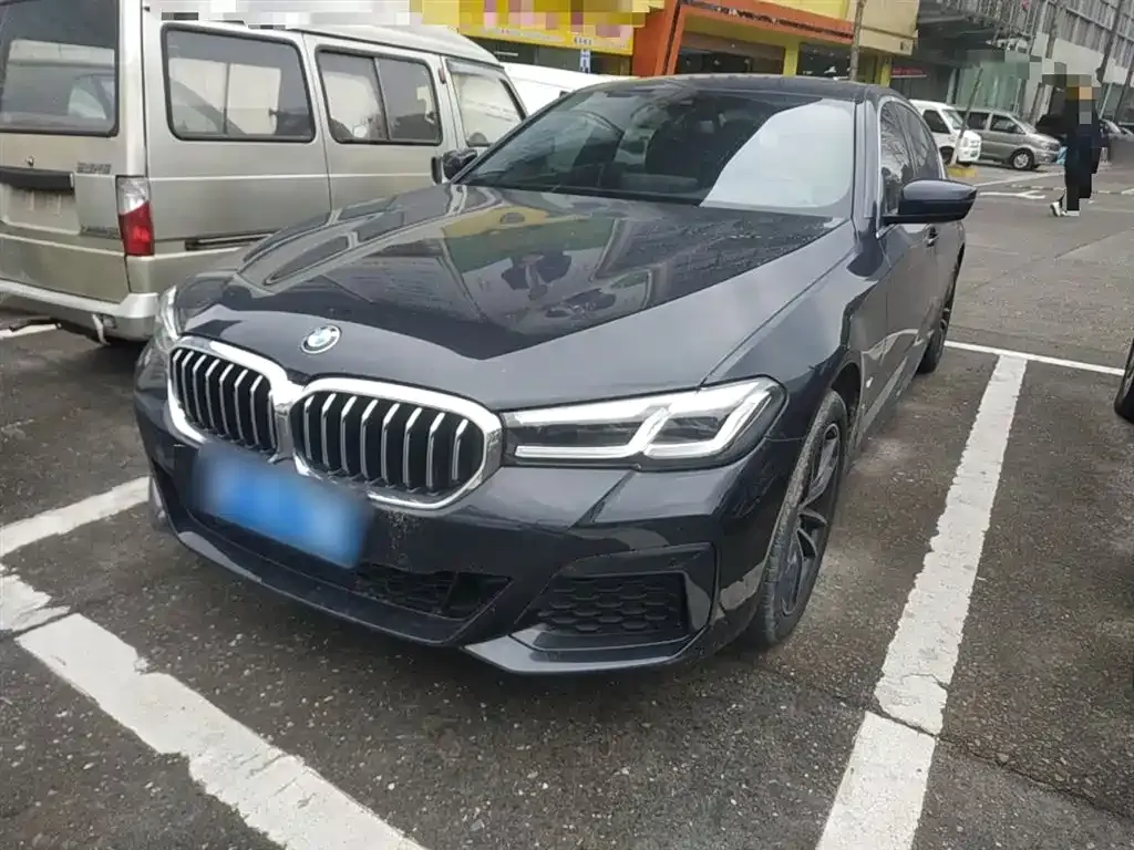 BMW 5 Series 2023 из CN, фото 1