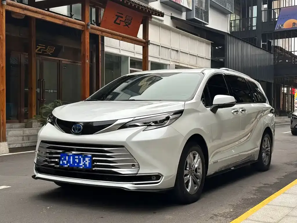 Toyota Sienna 2022 из CN, фото 1