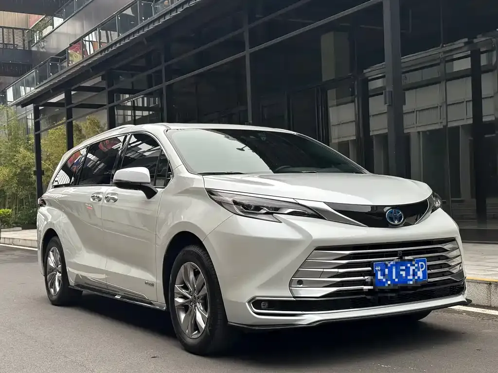 Toyota Sienna 2022 из CN, фото 4