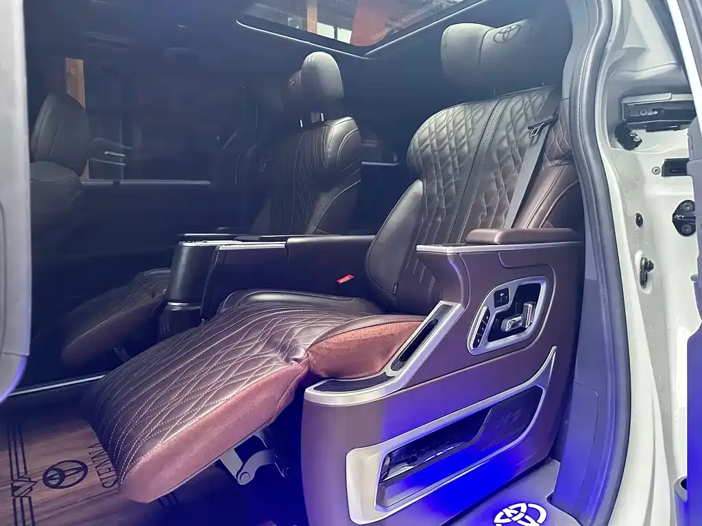 Toyota Sienna 2022 из CN, фото 3