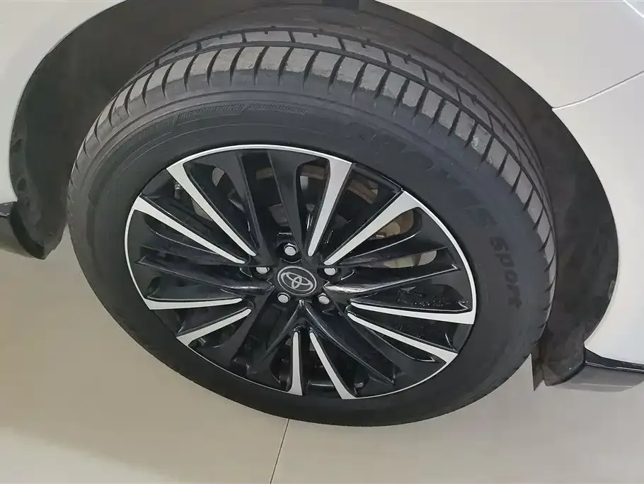 Toyota Venza 2023 из CN, фото 9