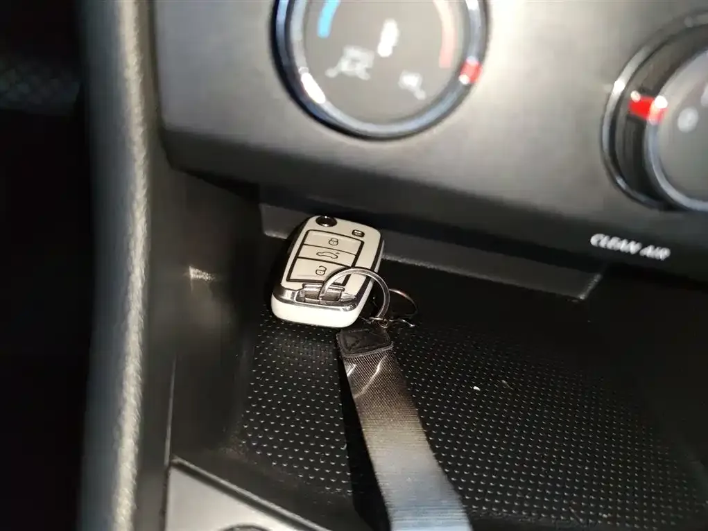 Volkswagen Lavida 2023 из CN, фото 3