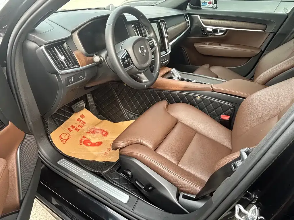 Volvo S90 2021 из CN, фото 8
