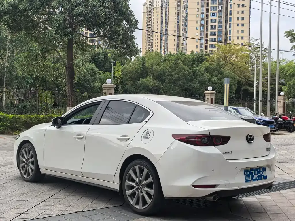 Mazda 3 Axela — фото 3