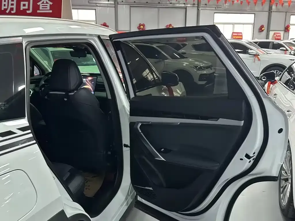 Geely Boyue L 2025 из CN, фото 6