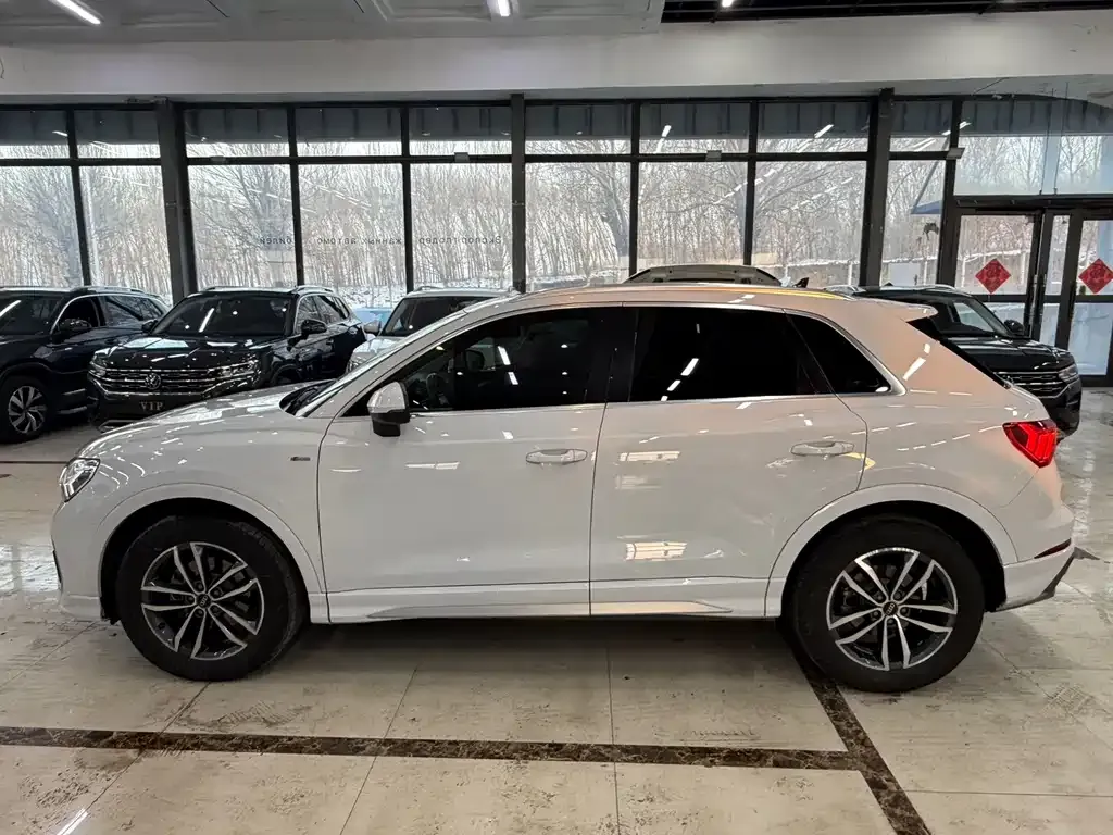 Audi Q3 2021 из CN, фото 8