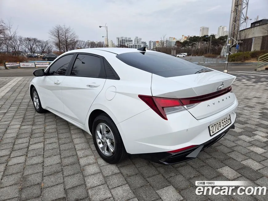 Hyundai AVANTE — фото 3