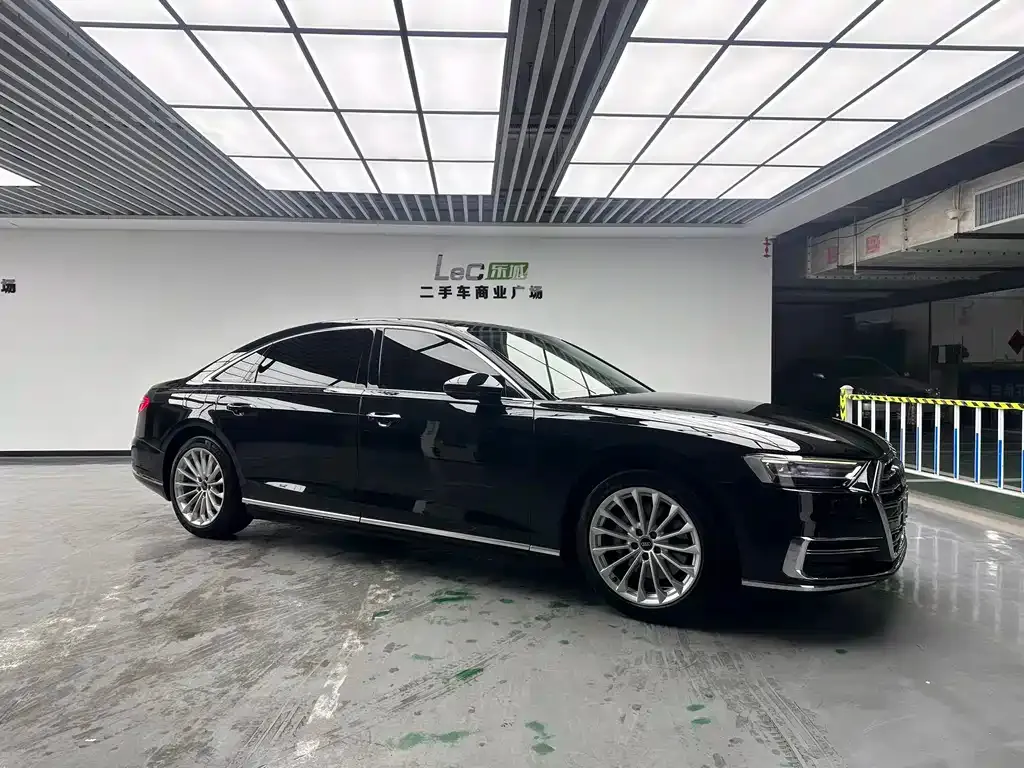 Audi A8 2021 из CN, фото 1