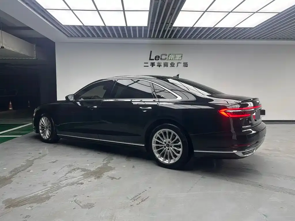 Audi A8 2021 из CN, фото 7