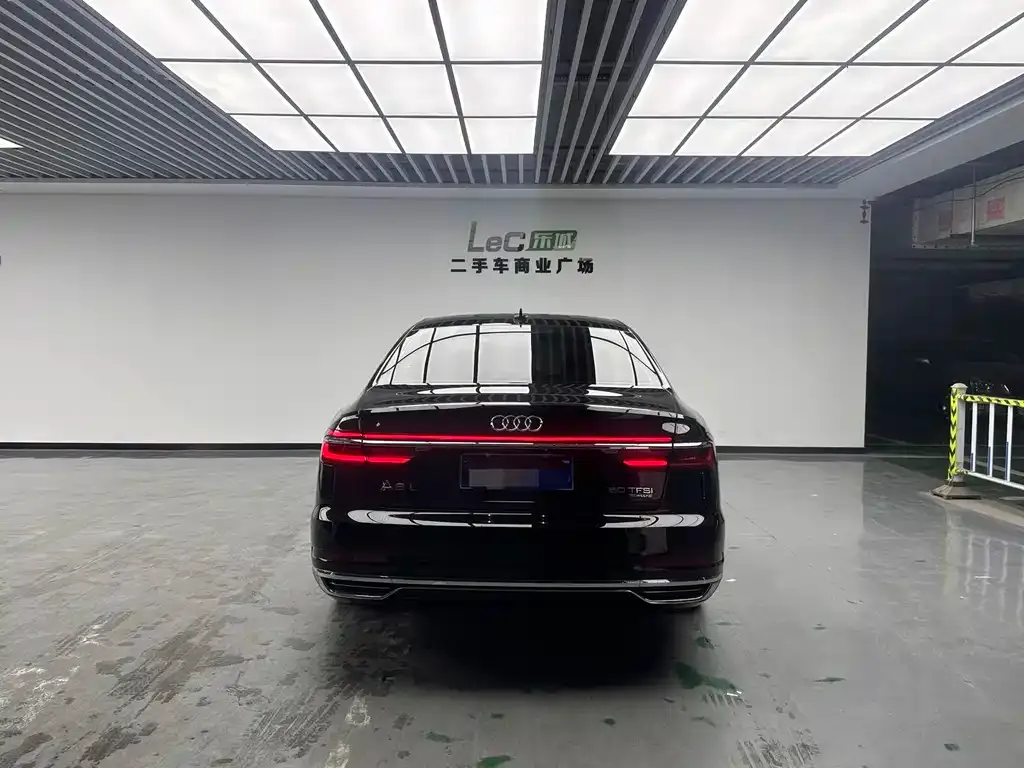 Audi A8 2021 из CN, фото 3