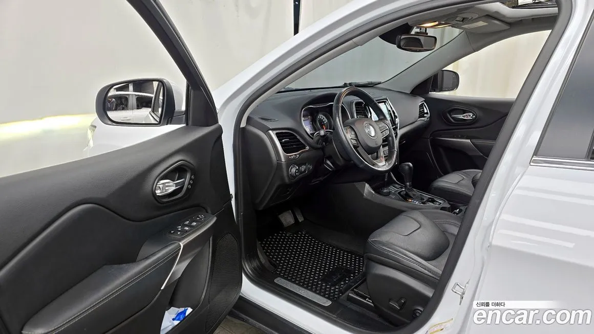 Jeep Cherokee 2021 из KR, фото 3
