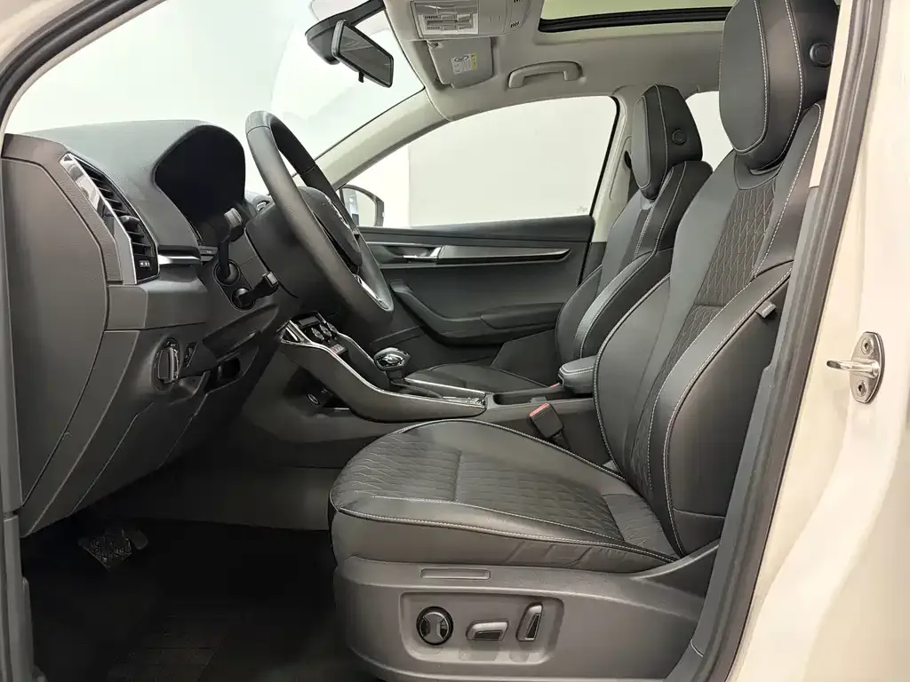 Skoda Karoq 2021 из CN, фото 9