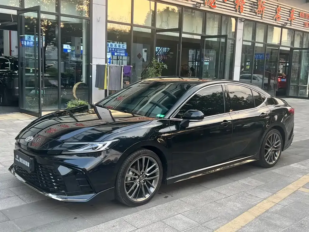 Toyota Camry 2024 из CN, фото 1