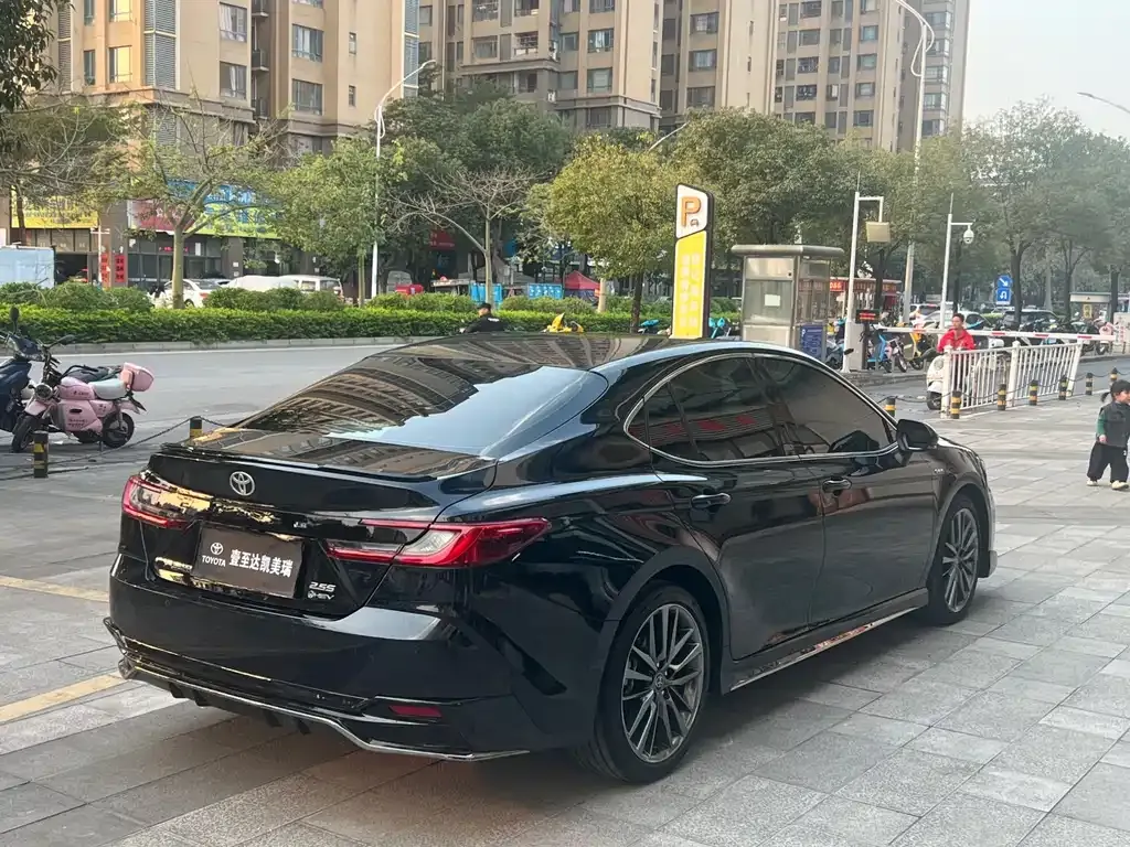 Toyota Camry 2024 из CN, фото 10