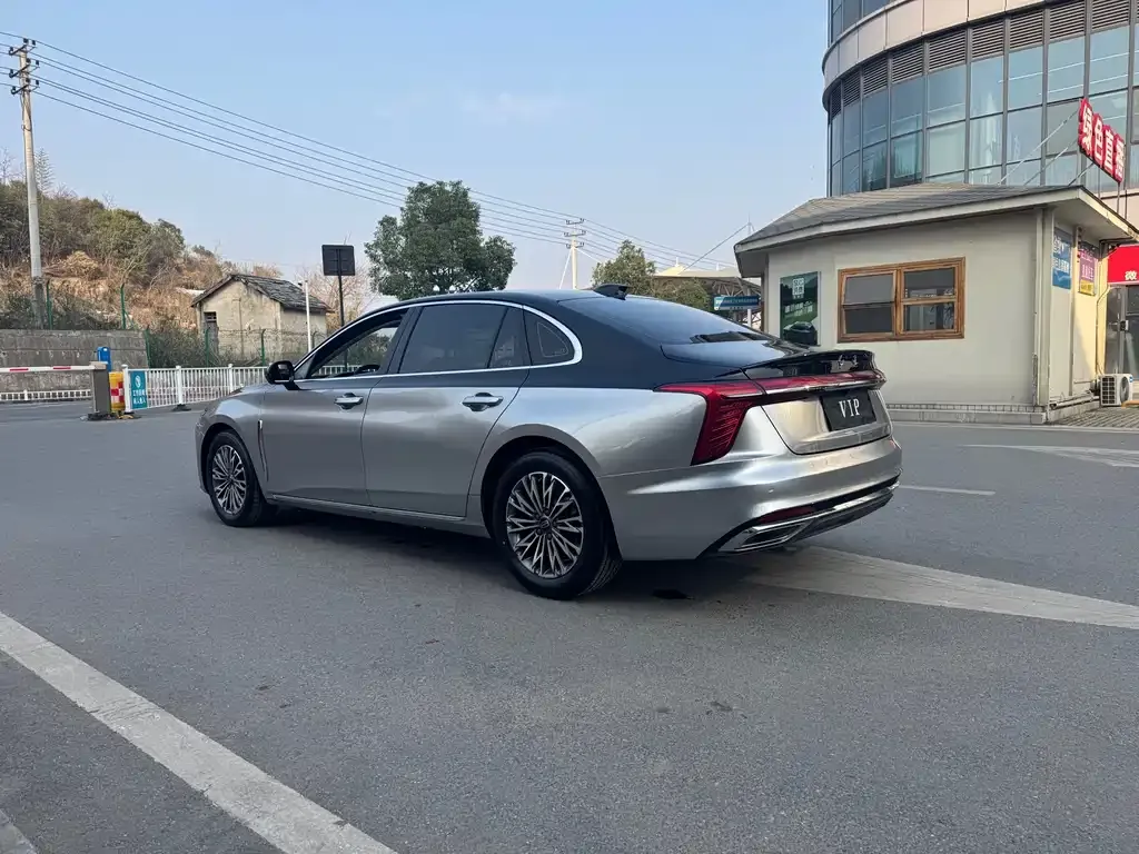 Hongqi H5 — фото 10