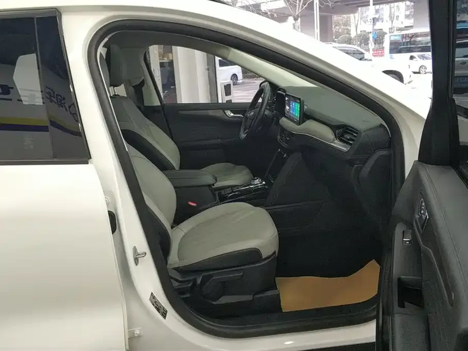 Ford Escape 2021 из CN, фото 4