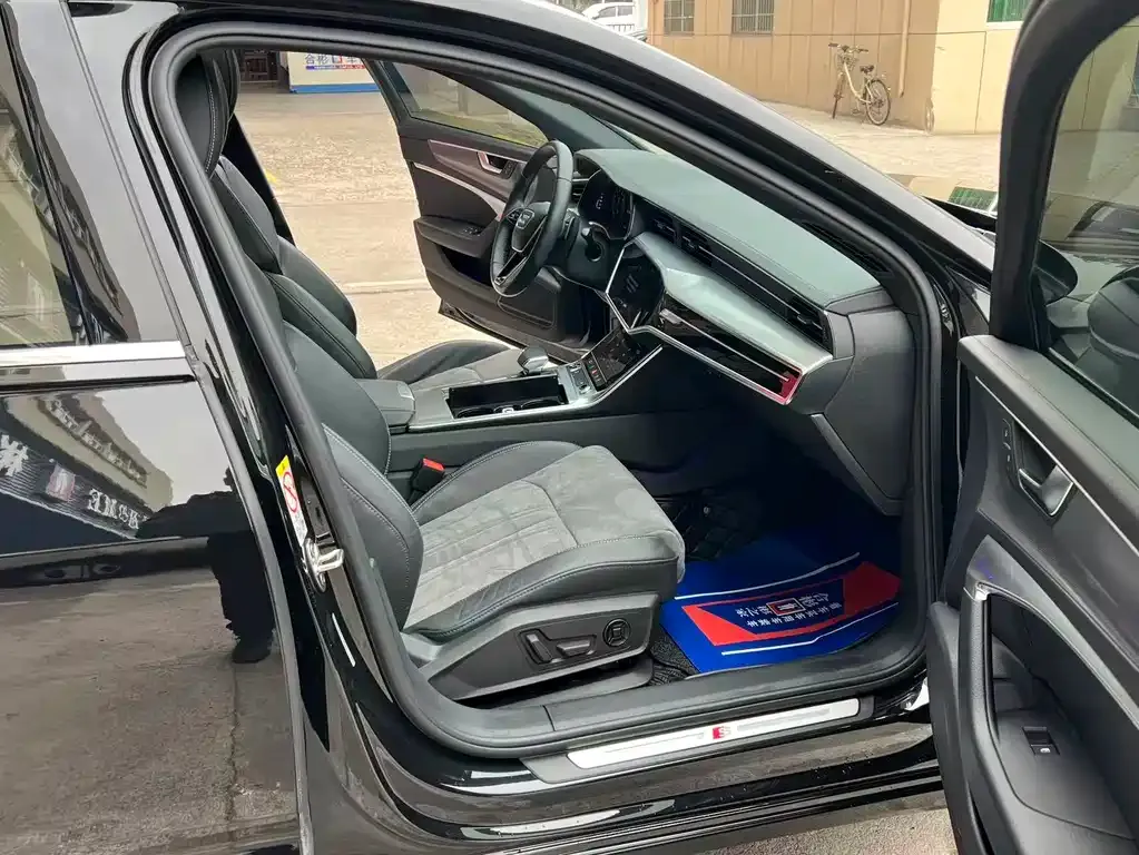 Audi A6L 2022 из CN, фото 8