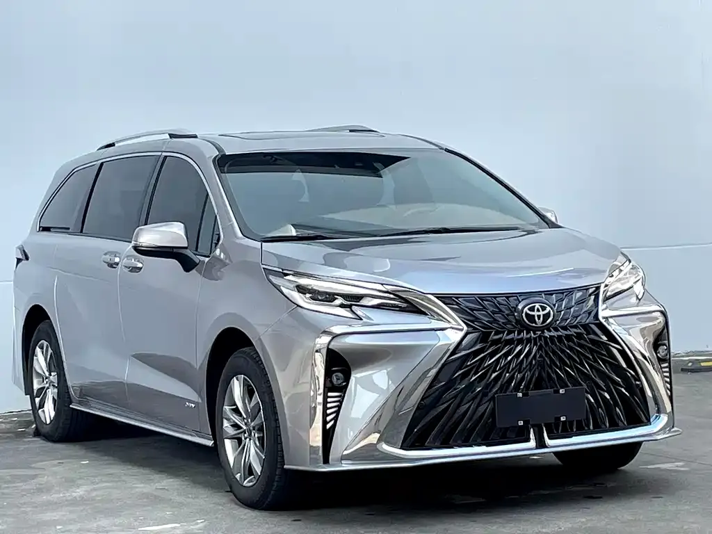 Toyota Sienna 2025 из CN, фото 2