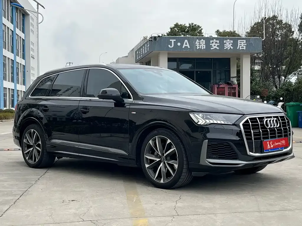 Audi Q7 — фото 7