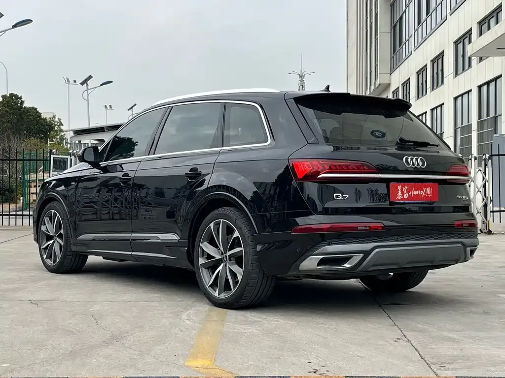 Audi Q7 — фото 2