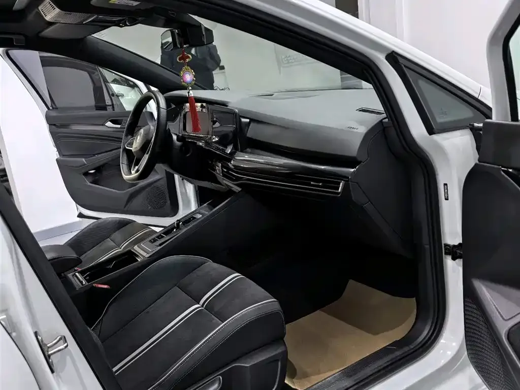 Volkswagen Golf 2021 из CN, фото 10