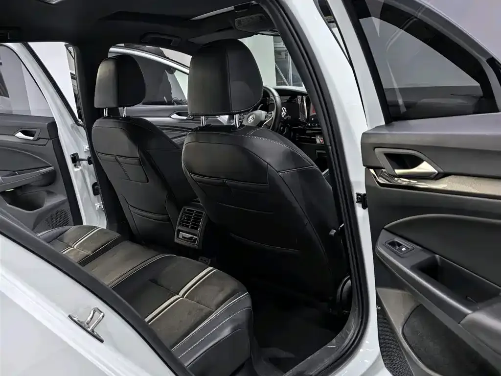 Volkswagen Golf 2021 из CN, фото 6