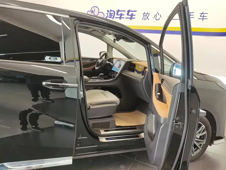 GAC Motor Trumpchi M8 — фото 10