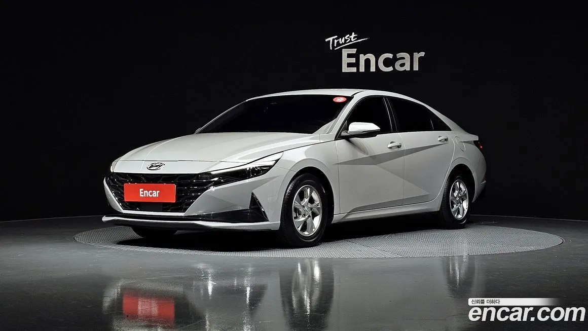 Hyundai AVANTE — фото 1