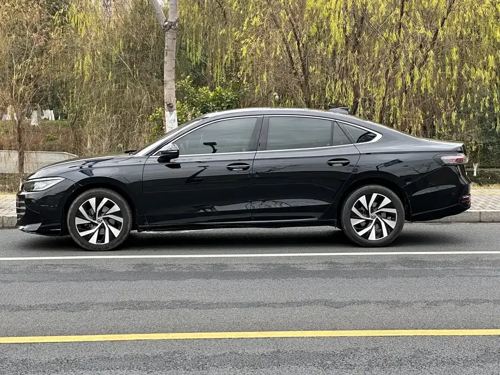 Volkswagen Passat 2024 из CN, фото 9