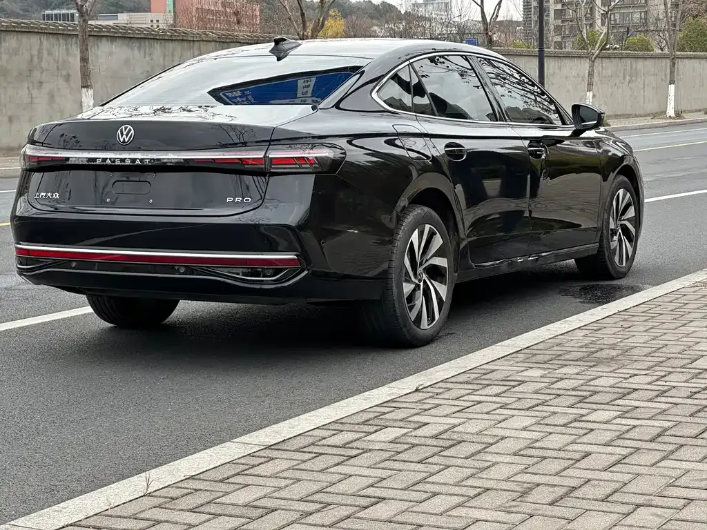 Volkswagen Passat 2024 из CN, фото 10
