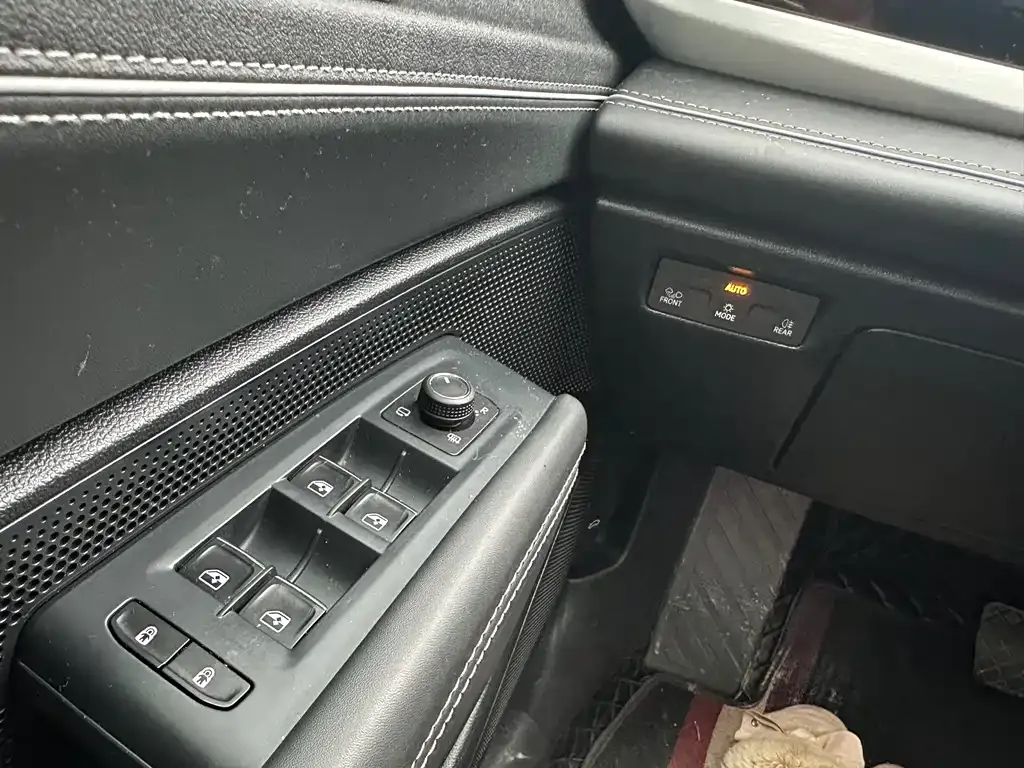 Volkswagen Passat 2024 из CN, фото 3