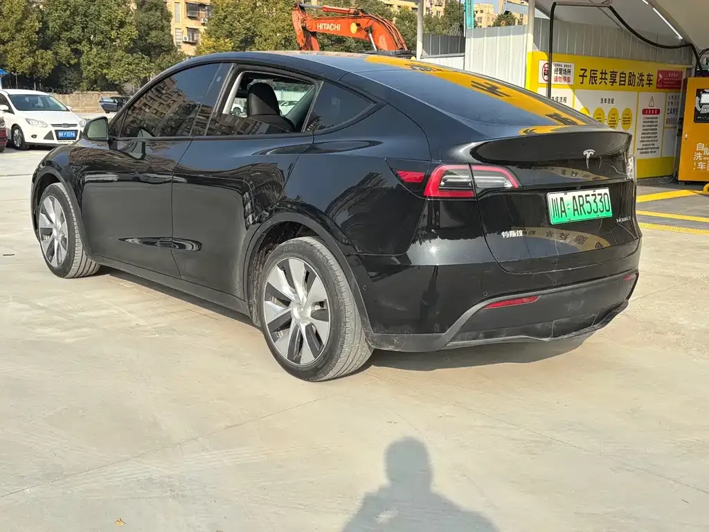 Tesla Model Y 2023 из CN, фото 10