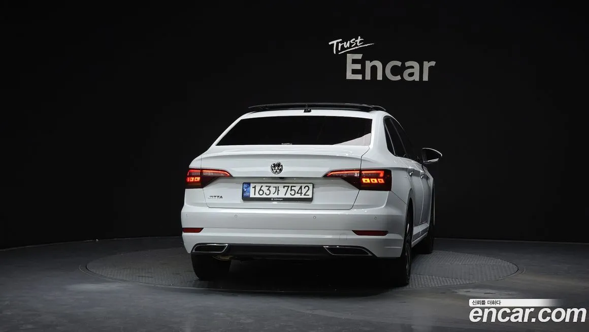 Volkswagen Jetta — фото 5