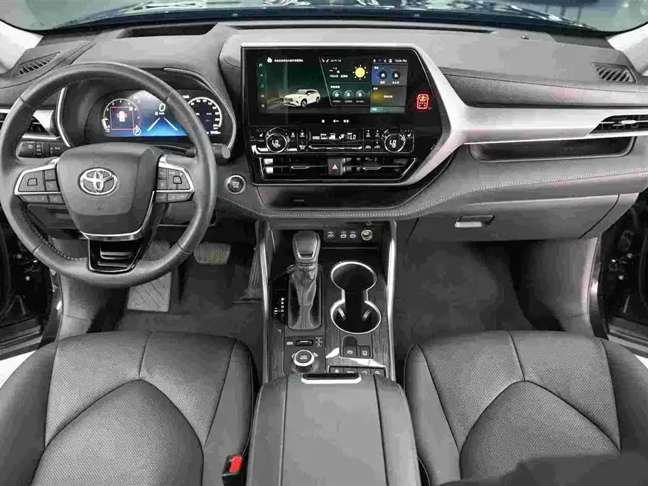 Toyota Highlander — фото 10