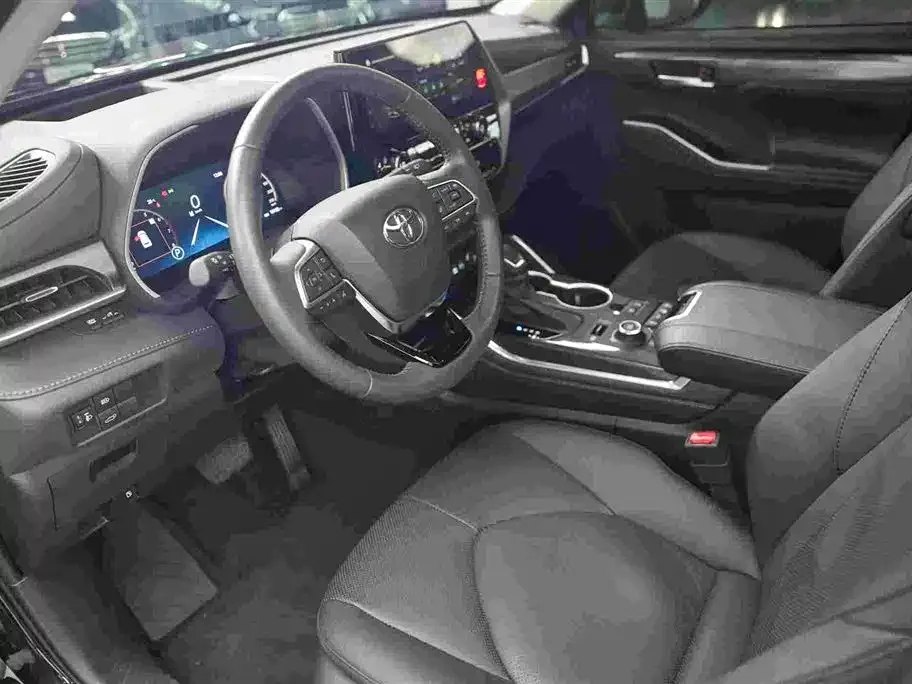 Toyota Highlander — фото 5