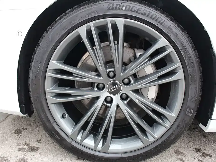 Audi A7 2024 из CN, фото 10