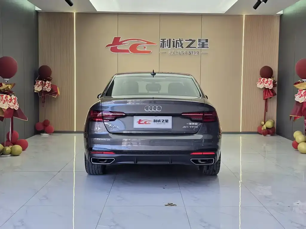 Audi A4L 2022 из CN, фото 6
