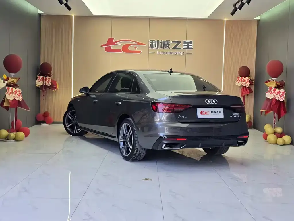 Audi A4L 2022 из CN, фото 9