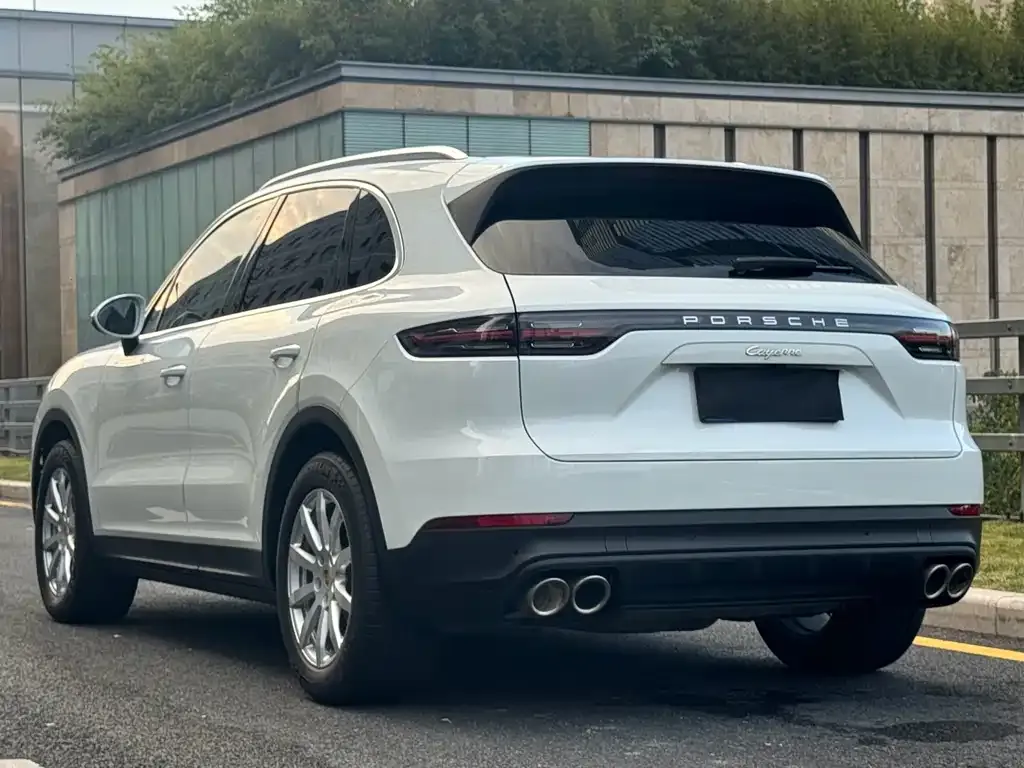 Porsche Cayenne — фото 10