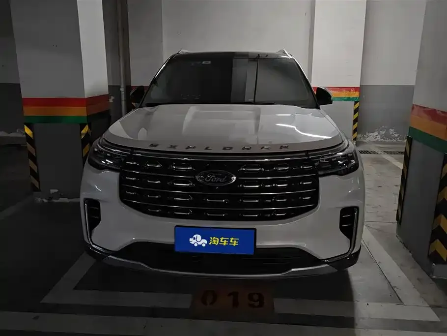 Ford Explorer 2023 из CN, фото 4