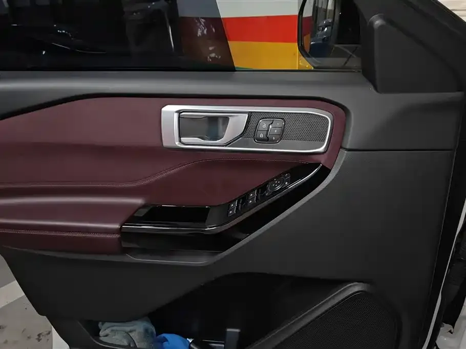 Ford Explorer 2023 из CN, фото 7