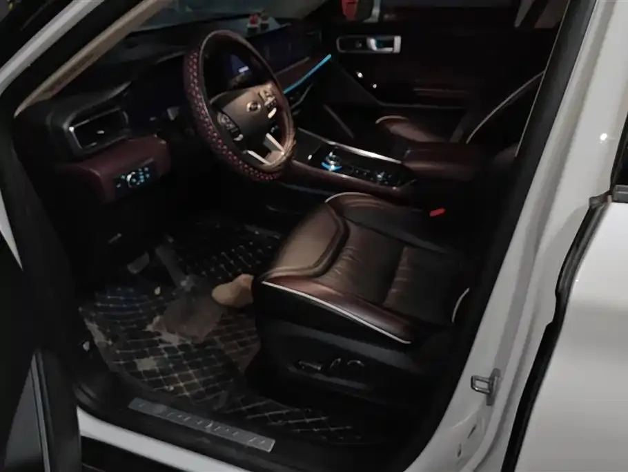 Ford Explorer 2023 из CN, фото 6