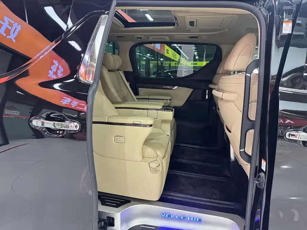 Toyota Vellfire 2022 из CN, фото 5