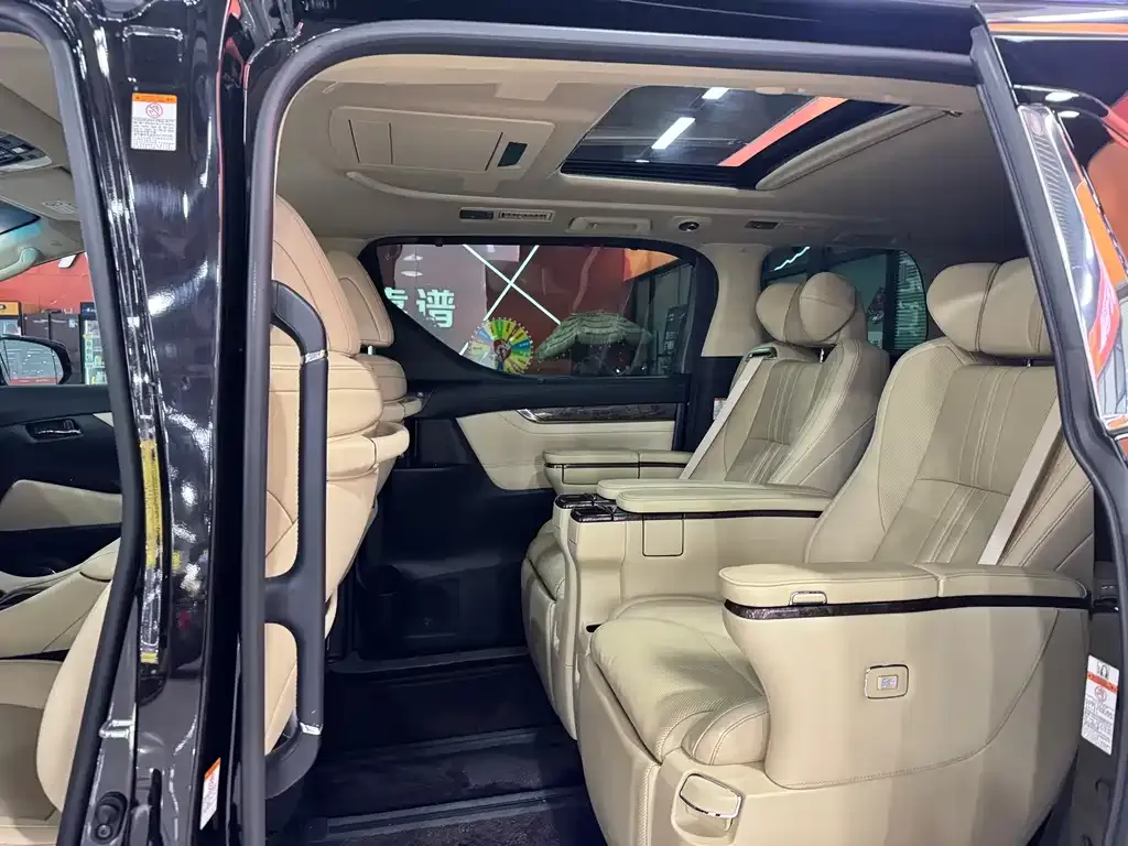 Toyota Vellfire 2022 из CN, фото 7